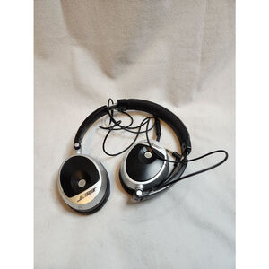 Bose On Ear Headphone | 3.5mm cable port | Electronic | Black and silver
